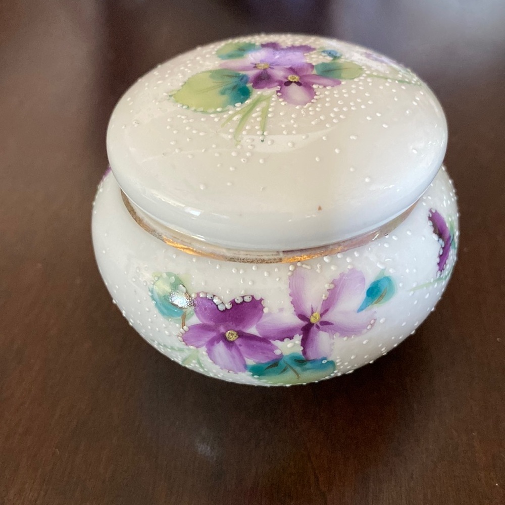 Adorable White Purple Flowers Round Trinket Box With Lid!